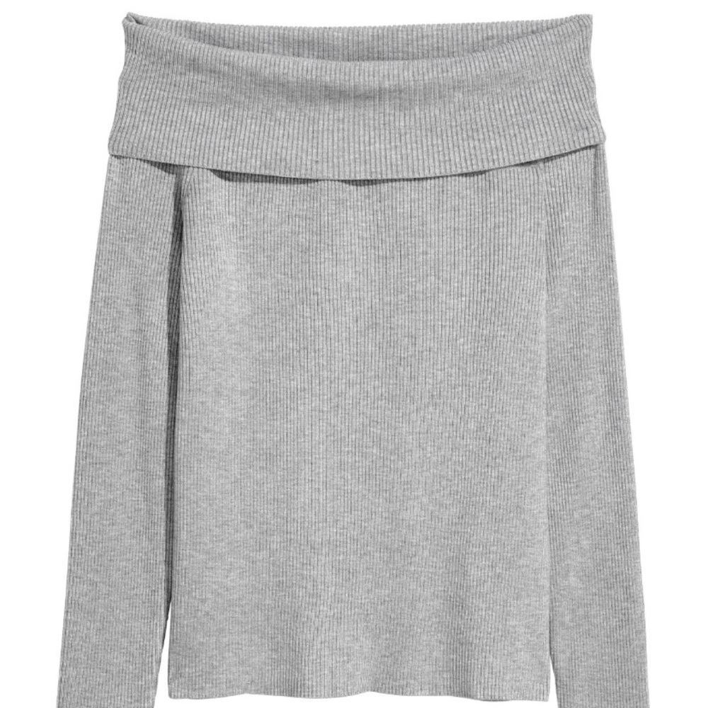 Off-the-shoulder Sweater